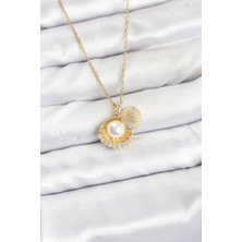 Moresun Buğz 316L Çelik Zincir Gold Renk Incili Deniz Kabuğu Model Zirkon Taşlı Kadın Kolye