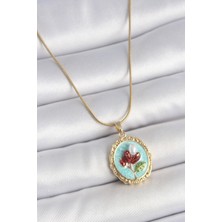 Hkursat 316L Çelik Gold Renk Zincir Turkuaz Mineli Incili Çiçek Işlemeli Portre Model Kadın Kolye