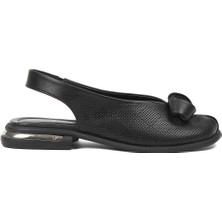 Celal Gültekin Kadın Siyah Bilekten Lastikli Deri Sandalet