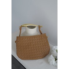 Meral Özgenç Gold Kulplu Kapitone Çanta