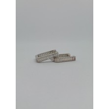 Lunel Silver 925 Ayar Gümüş Kadın Küpe – Işıltılı Taşlarla Şık ve Zarif Model (3,63 Gr.)