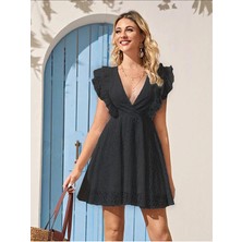 Fashion Cocktail Fırfırlı V Yaka Mevsimlik Dantel Mini Elbise Siyah