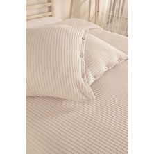 Cottonest Saç Örgü Desenli Tek Kişilik Yatak Örtüsü Seti – Düğmeli Yastık Kılıflı – 165X230 cm