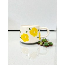 BB DESIGN El Yapımı Sarı Çiçek Desenli Seramik Kupa 200ML