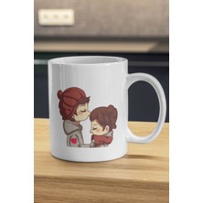 Sevgilisini Koklayan Erkek Kupa | Sevgililer Günü Hediyesi Kupa | Baskılı Tasarım Kupa Bardak