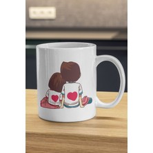 Sırtları Kalpli Arkası Dönük Yanyana Oturan Sevgililer | Hediye Kupa | Sevgililer Günü Hediye