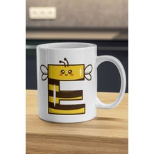 Arı Desenli Gülen Mutlu E Harfi Kupa - Harf Baskılı Kupa Bardak