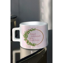 Hayat Beklemek Için Çok Kısa Baskılı Çay Fincanı