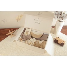 Uniq Baby Ayıcık Desenli 10 Parça Yenidoğan Bebek Hediye Kutusu – Pike, Müslin Set ve 5'li Zıbın Takımı