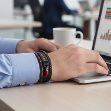 Vaoov Kişiye Özel Isimli Kahverengi Yılan Derisi Şans Biberi Bileklik