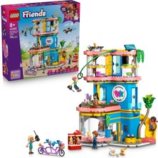 LEGO Friends Heartlake Şehri Friends Kulüp Evi 42689 – 8 Yaş ve Üzeri Çocuklar Için Autumn, Nova, Al