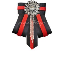 Pegu Ayçiçeği Kırmızı Şeritli Siyah Saten Kadın Broş,yaka Iğnesi ,papyon/kravat