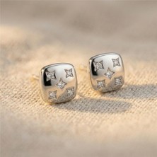 Zeino Kare Yonca Desenli Zirkon Taşlı Küpe - Gümüş Rengi Kaplama, 8 mm