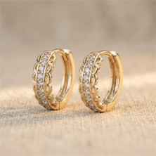 Zeino Dantel Motifli Taş Detaylı Midi Çelik Küpe - 14K Altın Rengi Kaplama, 1,5 cm Çap