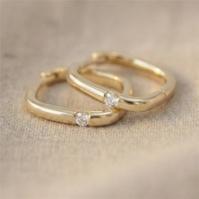 Zeino Zirkon Tektaş Detaylı Kare Halka Küpe  - 14K Altın Rengi Kaplama, 2 cm