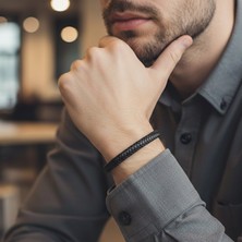 Vaoov Örgü Desenli Hakiki Deri Erkek Bileklik – Siyah Minimal Tasarım