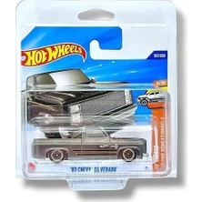 Hot Wheels - '83 Chevy Silverado - Black (1/64) 2025 Case