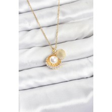Pazarcan 316L Çelik Zincir Gold Renk Incili Deniz Kabuğu Model Zirkon Taşlı Kadın Kolye - TJ-BKO10911