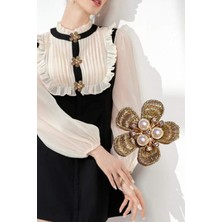 Pegu 4 Adet Incili Nakışlı Çiçek Model Trend Düğme Broş , Düğme Geçirme Aparatlı