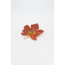 Stella Fortis Turuncu Akçaağaç Yaprağı Kadın Broş – Kristal Taşlı | Canlı Renkler