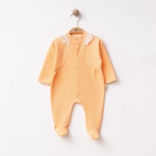 Bebeva Baby Kız Bebek %100 Pamuklu Fisto Dantel Yaka Detaylı Kendinden Dokulu Uzun Kollu Tekli Tulum