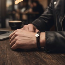 Vaoov Kişiye Özel Harf Yazılı Plakalı Çift Sıra Siyah Deri Erkek Bileklik