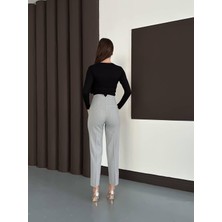 Yüksek Bel Pensli Kadın Kumaş Pantolon – Düz Paça Şık ve Klasik Tasarım