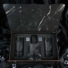 Ahşap Kutulu Bozkurt Desenli Isme Özel Rakı, Çakmak ve Taşlı Viski Kadehi Seti