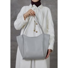 Kokoş Suni Deri Fermuarlı Kol Çantası Gri