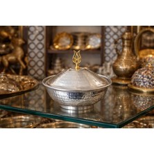 Şehzademutfak El Yapımı Osmanlı Şekerlik & Lokumluk – Tuğra Aksesuarlı Alüminyum Kapaklı Dövme Desenli Sunum Kabı