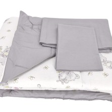 Delixa Bebek El Yapımı Koala Desenli Yorgan Çarşaf ve Yastıklı Üçlü Set (Gri)