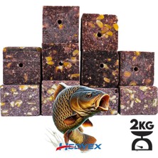 Özbience 2kg Sazan Için Lezzetli Çilekli Mısır Küspesi, Delikli Kare Paket