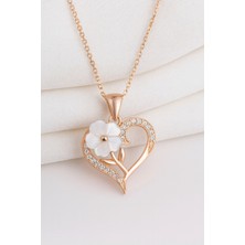 Çekirdek Jewelry “Kalbinde Aşkı Taşıyan Zarif Çiçek Işıltılı Taşlarla Süslenmiş Ro