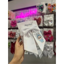 Asyakuş Mavi Renk Labubu Desenli Beyaz Fiyonk Otomatik Saç Tokası