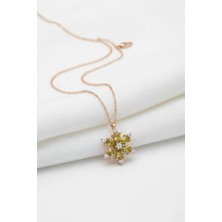Çekirdek Jewelry 925 Ayar Gümüş Zeytinyağı Taşlı Kamelya Çiçeği Kolye