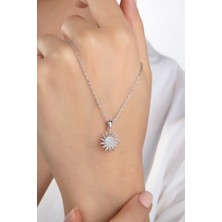 Gümüş Vadisi Kadın Orjinal 925 Ayar Gümüş Zirkon Taşlı Güneş Model Kolye