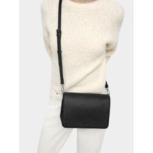 Parfois Dokullu ve Kapaklı Çapraz Çanta