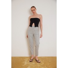 Avrile Çiçek Detaylı Triko Top