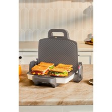 Karaca Swiss Izgara ve Tost Makinesi 1800 W 4 Dilim Kapasiteli