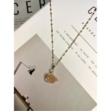 Normadia Şık Çelik Pembe Kuğu Kolye, Zarif ve Modern Takı Tasarımı