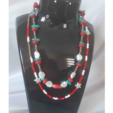 Shine Elagance Kırmızı Cam Boncuk Aralarda Inci ve Turkuaz Kırık Boncuk Ucunda Kırmızı Cam Balık Detaylı Kombini Cam Boncuk Inci Yıldızlı Kapamaları Gümüş Rengi Çelik 2'li Kadın Kolye Sevgililer Günü Hediyesi