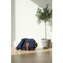 Hayal Çanta Lacivert Dört Cepli Kapaklı Fermuarlı Çıtçıt Kapamalı Kadın Omuz Çantası