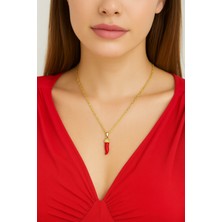 Normadia Şık Çelik Kırmızı Biber Figürlü Kadın Takısı, Zarif ve Eğlenceli Tasarım