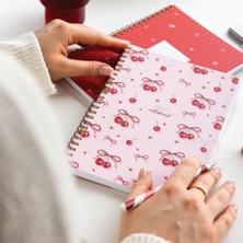 A5 Spiralli Karton Kapak 2’li Set Düz Çizgisiz Okul Defteri 80 Yaprak, Ders Programlı Kiraz