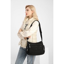 Smart Bags Kadın Çapraz Çanta Krinkıl Kumaş Su Geçirmez Özellikleriyle Siyah BC 1115