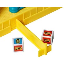 Mattel Games Rock 'em Sock 'em Robotlar, Elle Kumanda Edilen Kırmızı Rocker ve Mavi Bomber ile Boks Oyunu, Ringdeki Figürler, 6 Yaş ve Üzeri, Mattel Games HDN94