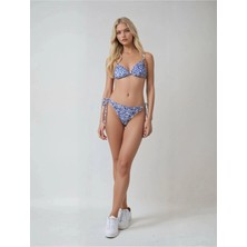 Hazelin Kadın Çini Desen Mavi Beyaz Desen Boyundan Ip Bağlamalı Üçgen Bikini Takımı HZL25S-LC5005