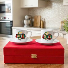 Zerya Şahmaran Tasarımlı Kadife Kırmızı Renkli Kutulu 2 Li Porselen Kahve Fincan Seti - Şahmeran Kırmızı Fincan Seti