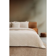 Barine Atik Dolgulu Jakarlı Çift Kişilik Yatak Örtüsü Krem