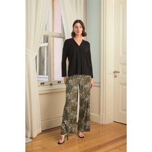 Lyyn Arias Closet Çiçek Yaprak ve Etnik Desenli Uzun Kollu Pijama Takımı